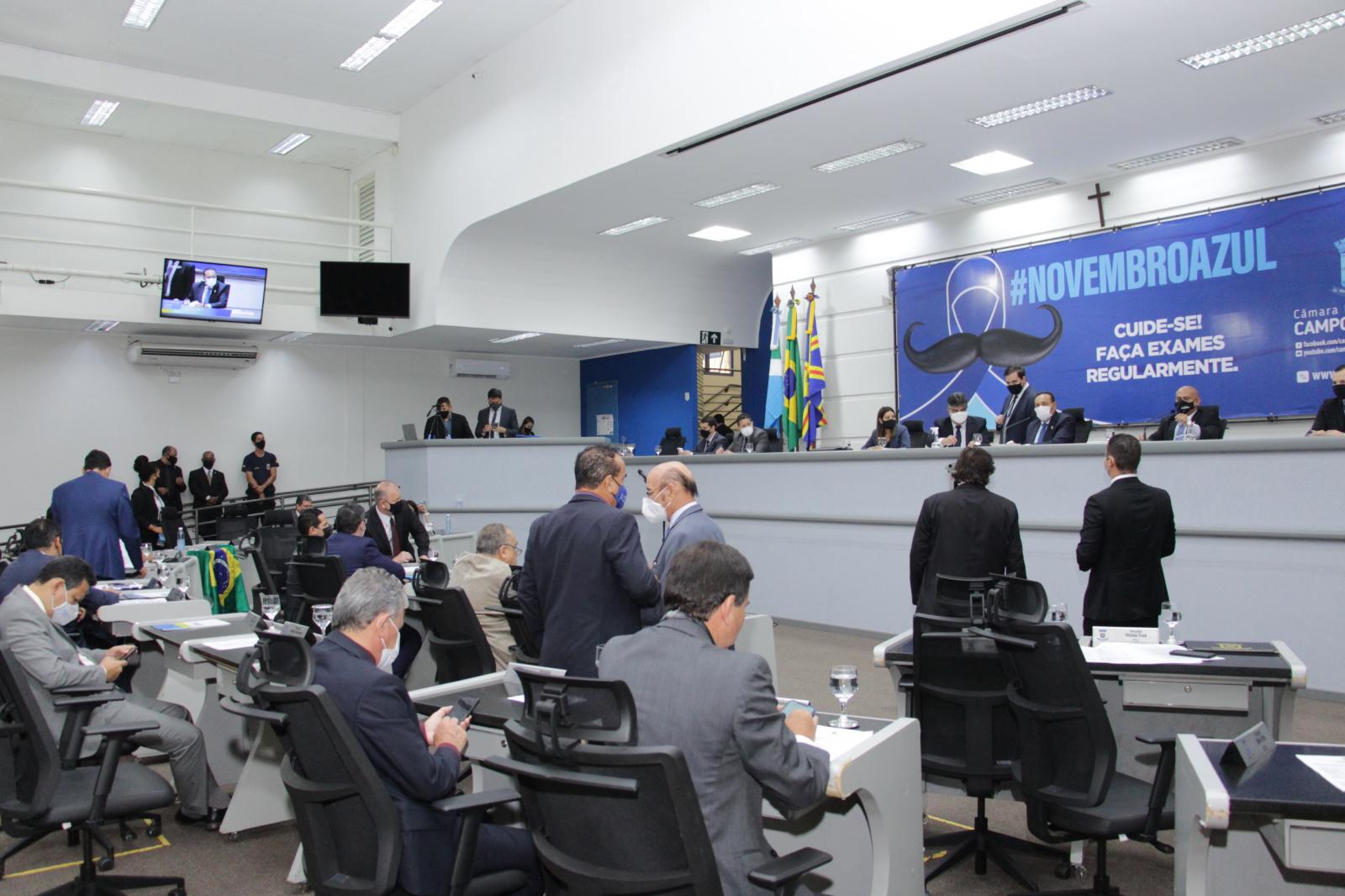 Vereadores aprovam oito projetos na sessão desta quinta-feira.