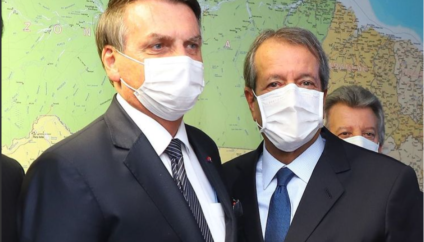 Presidente da Republica Jair Messias Bolsonaro se filia ao PL e diz querer compor bancadas para “fazer melhor para o Brasil”.
