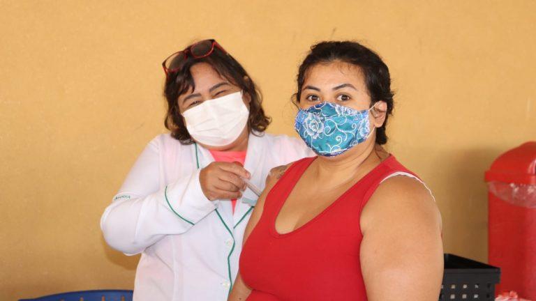 Ao lado de casa itinerante é oportunidade para colocar a vacina em dia e atrair quem estava com receio de tomar a 1° dose.