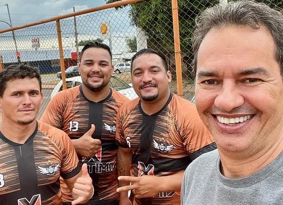 O atual Prefeito Marcos Trad  de Campo Grande  passou o dia de Domingo com amigos,  e passeando nos bairros da Capital Morena.