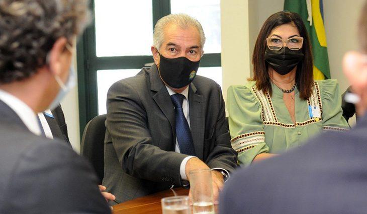Governador Reinaldo Azambuja discutiu avanços para rota bioceânica e Nova Ferroeste e entregou projetos de meio ambiente. Governador Reinaldo Azambuja discutiu avanços para rota bioceânica e Nova Ferroeste e entregou projetos de meio ambiente.