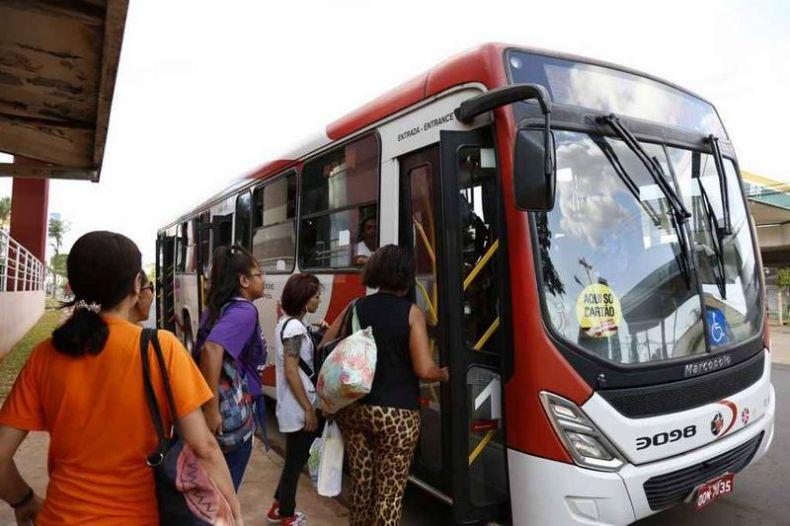 Prefeito Marcos Trad é contra gratuidade no transporte para estudantes de escolas particulares