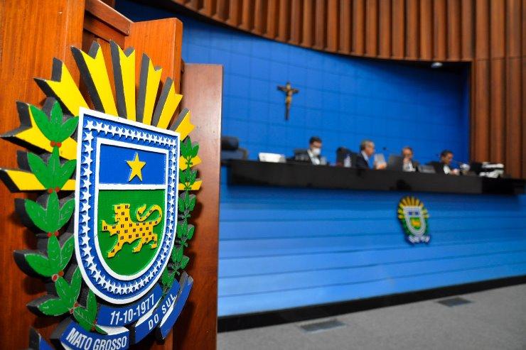 Redação final de projeto de reajuste de 10% para os servidores deve ser votado hoje.