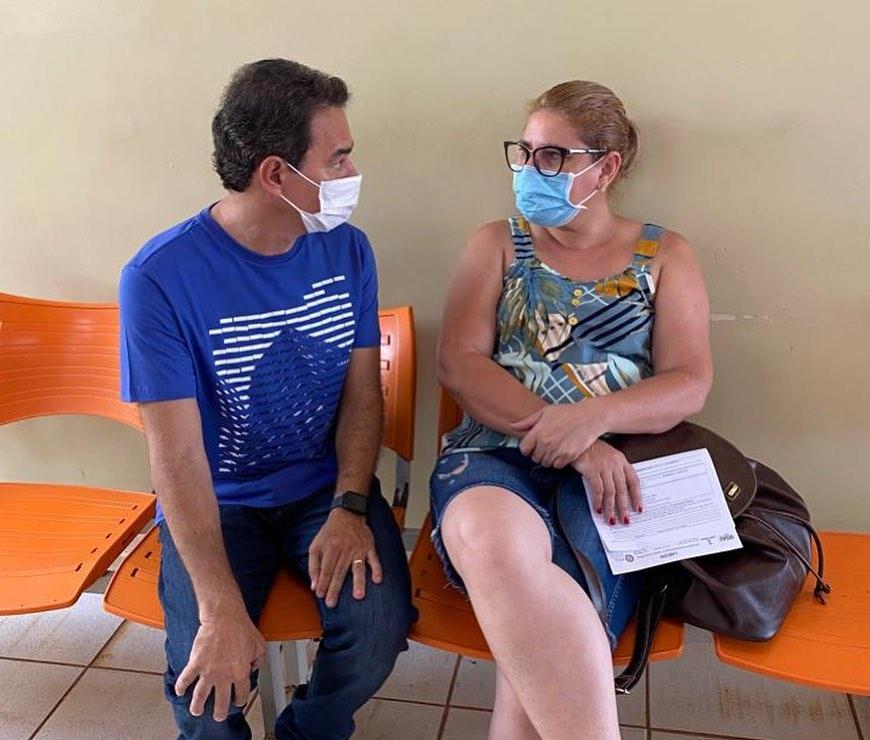 Prefeito Marcos Trad  visita unidades de saúde e garante normalidade no 1º dia do ano 