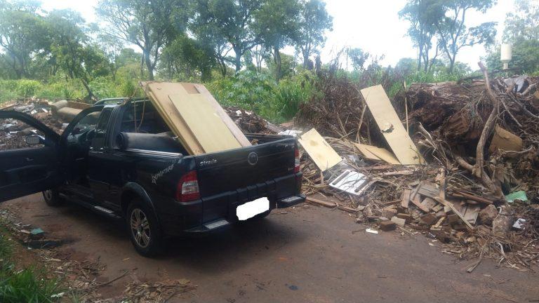 DOIS SÃO ENCAMINHADOS PARA DECAT POR DESCARTE IRREGULAR DE RESÍDUOS SÓLIDOS.