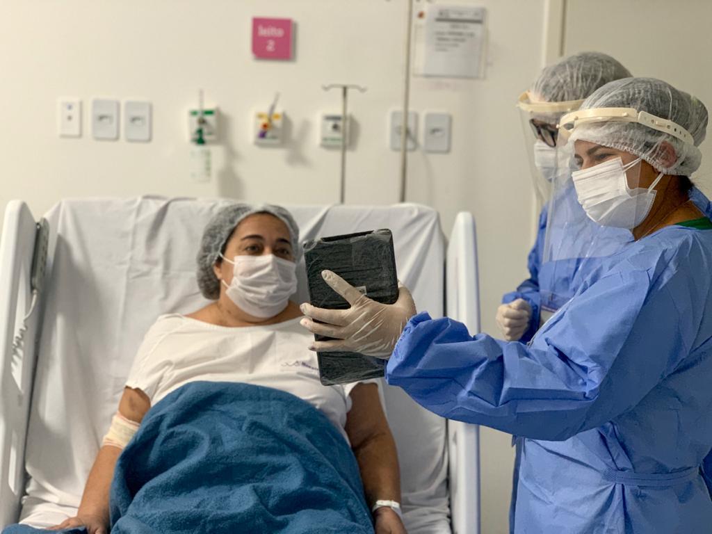 Lei de Junior Coringa que garante visita virtual de familiares a pacientes com covid é sancionada.