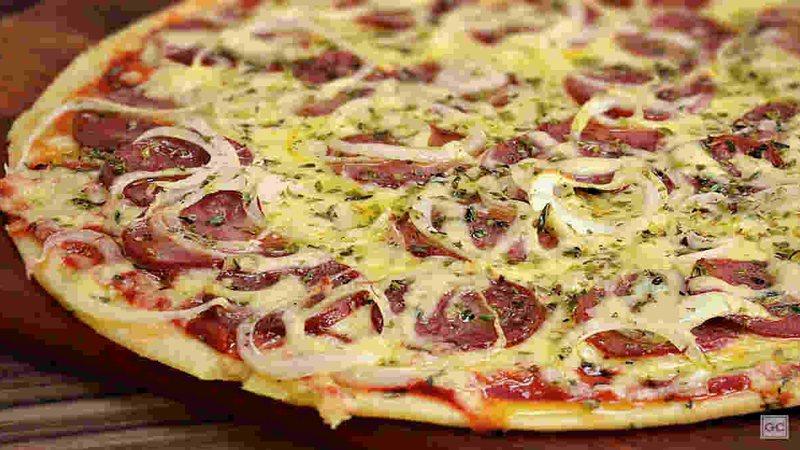 Pizza de liquidificador pronta em apenas 35 minutos. Pizza de liquidificador pronta em apenas 35 minutos.