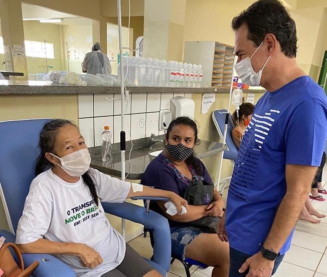 Prefeito Marcos Trad  visita unidades de saúde e garante normalidade no 1º dia do ano.