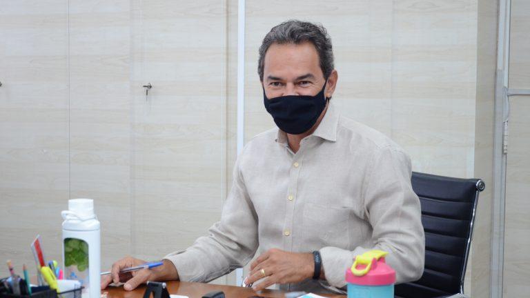 PREFEITO TESTA NEGATIVO PARA COVID-19 E RETOMA ATIVIDADES.