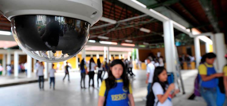Sancionada lei que prevê instalação de câmeras em escolas de Campo Grande