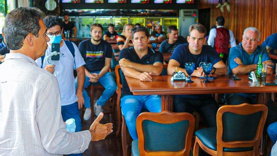 Prefeito Marcos Trad visita a Cidade de Dourados junto com os amigos e o Juiz Odilon de Oliveira. Prefeito Marcos Trad visita a Cidade de Dourados junto com os amigos e o Juiz Odilon de Oliveira.