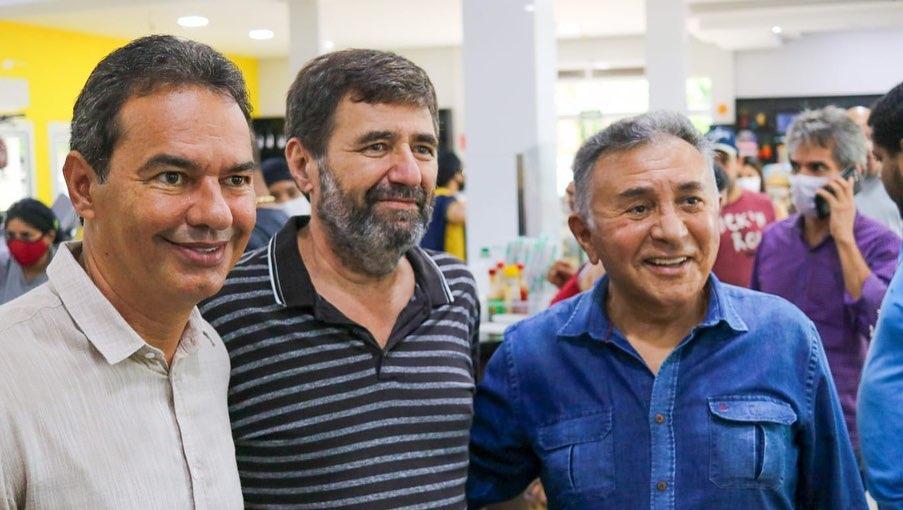 Prefeito Marcos Trad visita a Cidade de Dourados junto com os amigos e o Juiz Odilon de Oliveira. Prefeito Marcos Trad visita a Cidade de Dourados junto com os amigos e o Juiz Odilon de Oliveira.