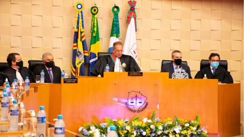 Presidente do TCE-MS prestigia posse de desembargadores Presidente do TCE-MS prestigia posse de desembargadores