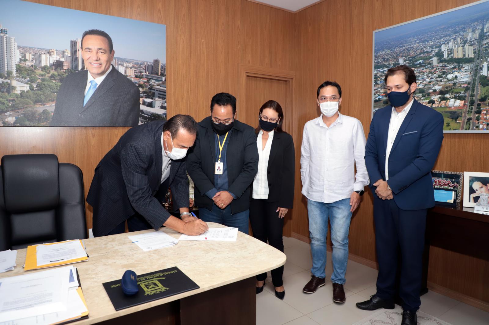 Câmara e Conselho Regional de Farmácia firmam Termo de Cooperação Técnica.