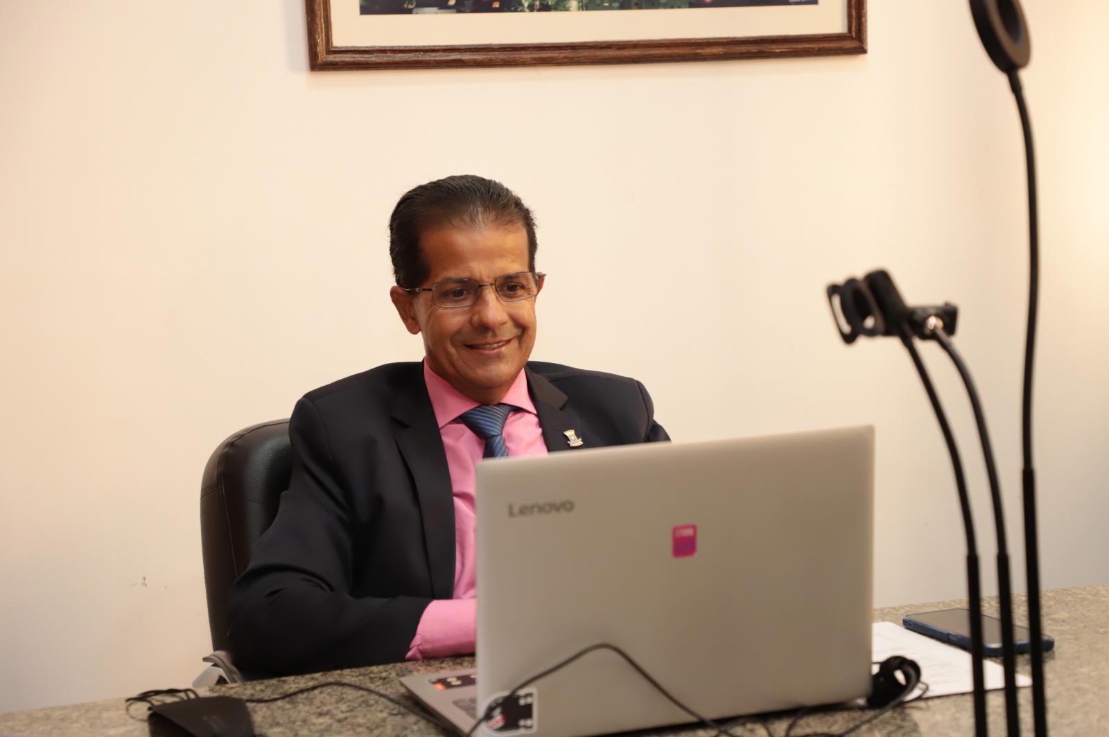 Edu Miranda alerta o Procon sobre exames de covid-19 com valores exorbitantes vendidos em Farmácias de Campo Grande.