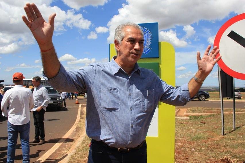 Governador Reinaldo Azambuja, governo presente em todos os Municípios Sul Mato Grossenses. Governador Reinaldo Azambuja, governo presente em todos os Municípios Sul Mato Grossenses.