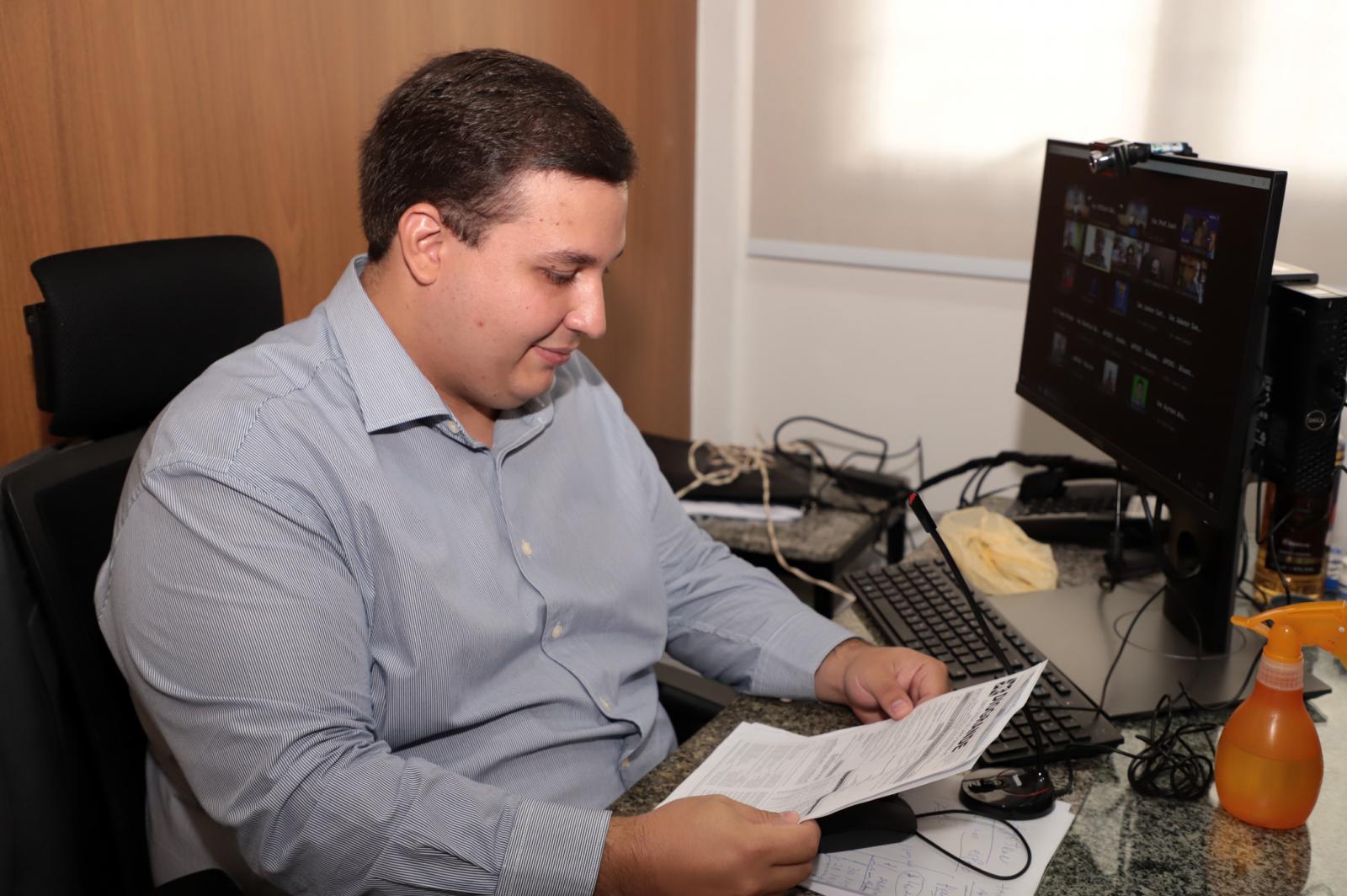 Implantação de rotatória, retirada de árvore e limpeza estão entre solicitações de William Maksoud.