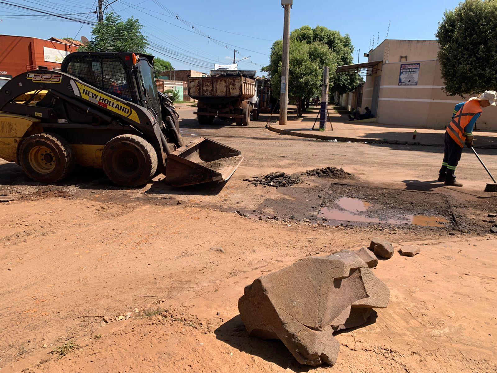 Prefeitura atende pedido de Tiago Vargas e executa obras de recuperação em ruas do Los Angeles.