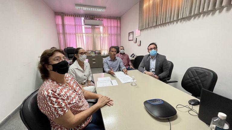 PREFEITURA DE CAMPO GRANDE ASSINA TERMO DE CESSÃO DO SISTEMA ÍRIS PARA CASA DA MULHER BRASILEIRA DE BRASÍLIA.