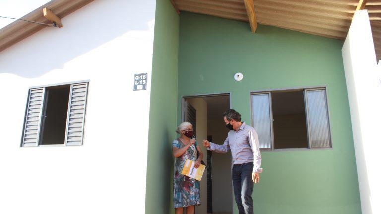 PREFEITURA ENTREGOU MAIS DE 2.200 MORADIAS E NOVOS PROJETOS GARANTIRÃO O SONHO DA CASA PRÓPRIA A MAIS FAMÍLIAS.