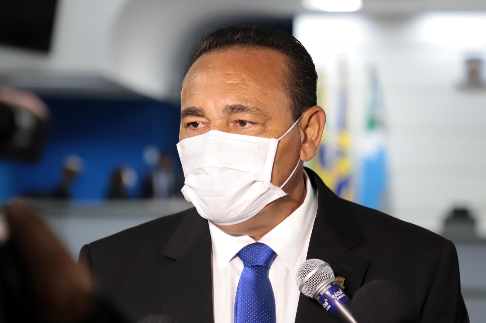 Presidente Carlão alerta para aumento de feminicídios e destaca leis pela segurança da mulher.