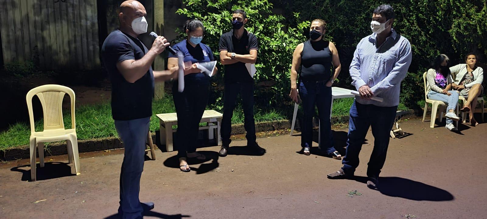 Ronilço Guerreiro se reúne com moradores do Jardim Seminário e vai em busca de melhorias para o bairro.