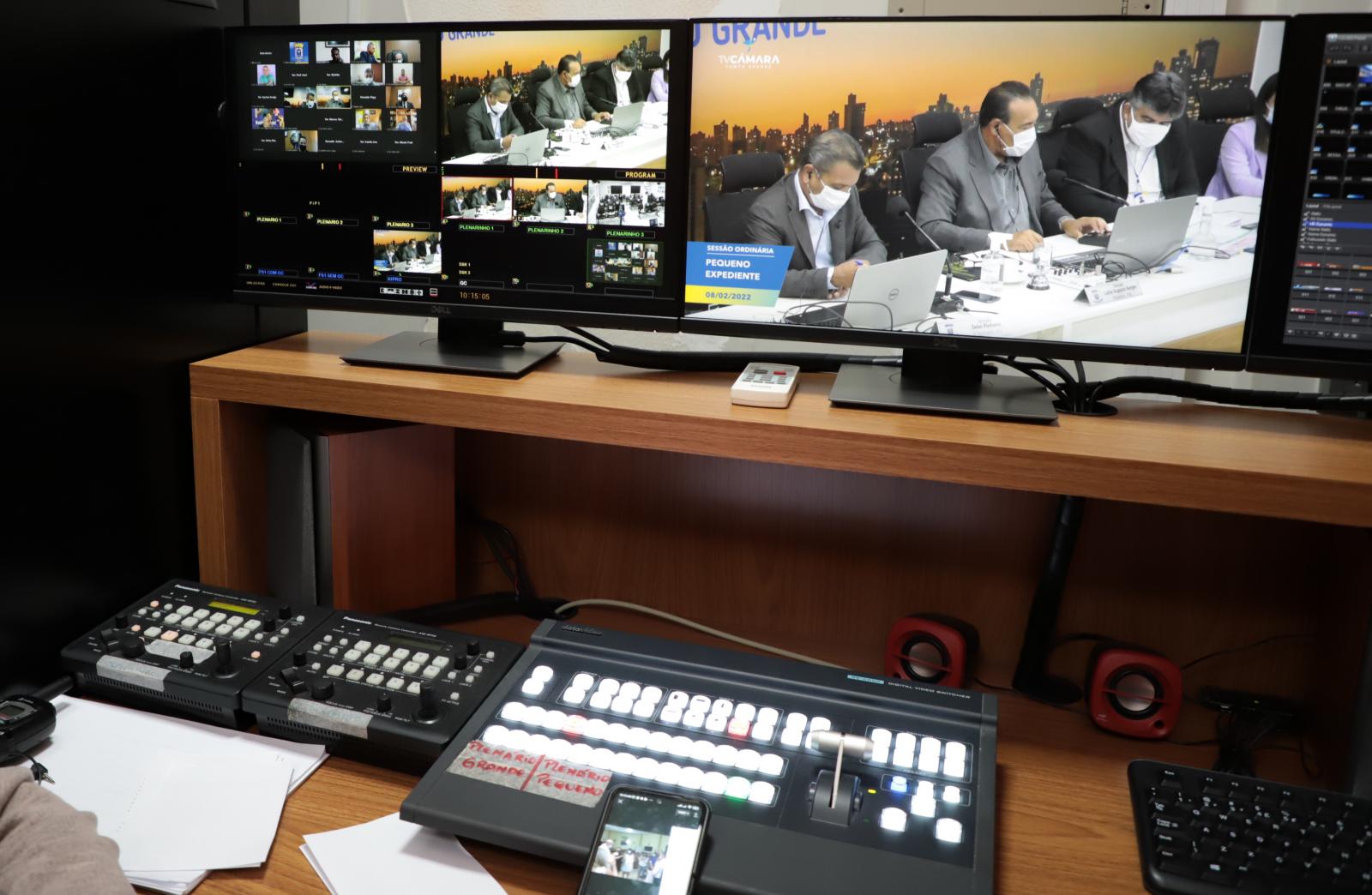 Vereadores analisam dois projetos e dois vetos na sessão desta quinta-feira.