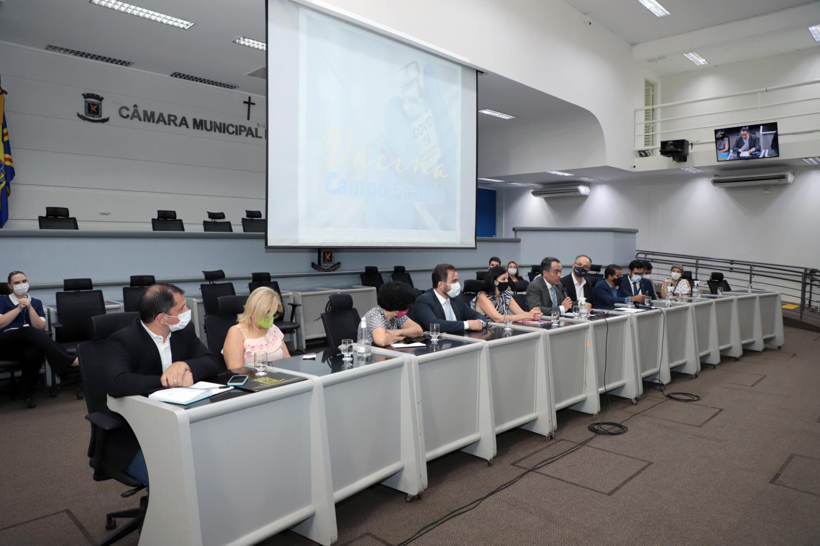 Audiência na Câmara discute vacinação contra a covid-19.