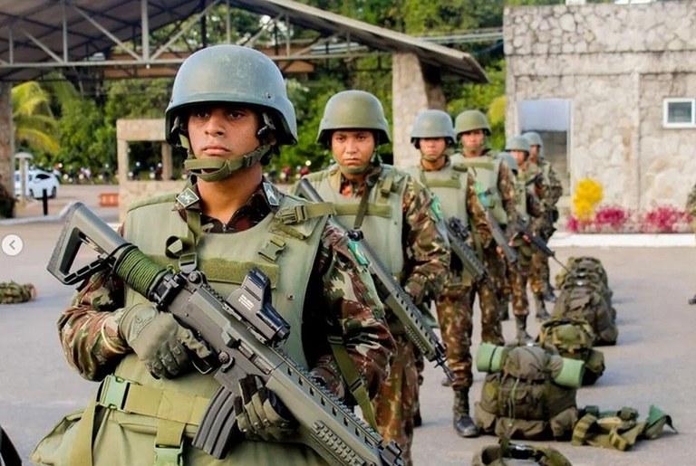 Defesa deflagra operação de combate a ilícitos transfronteiriços e ambientais no Amazonas e em Roraima Defesa deflagra operação de combate a ilícitos transfronteiriços e ambientais no Amazonas e em Roraima