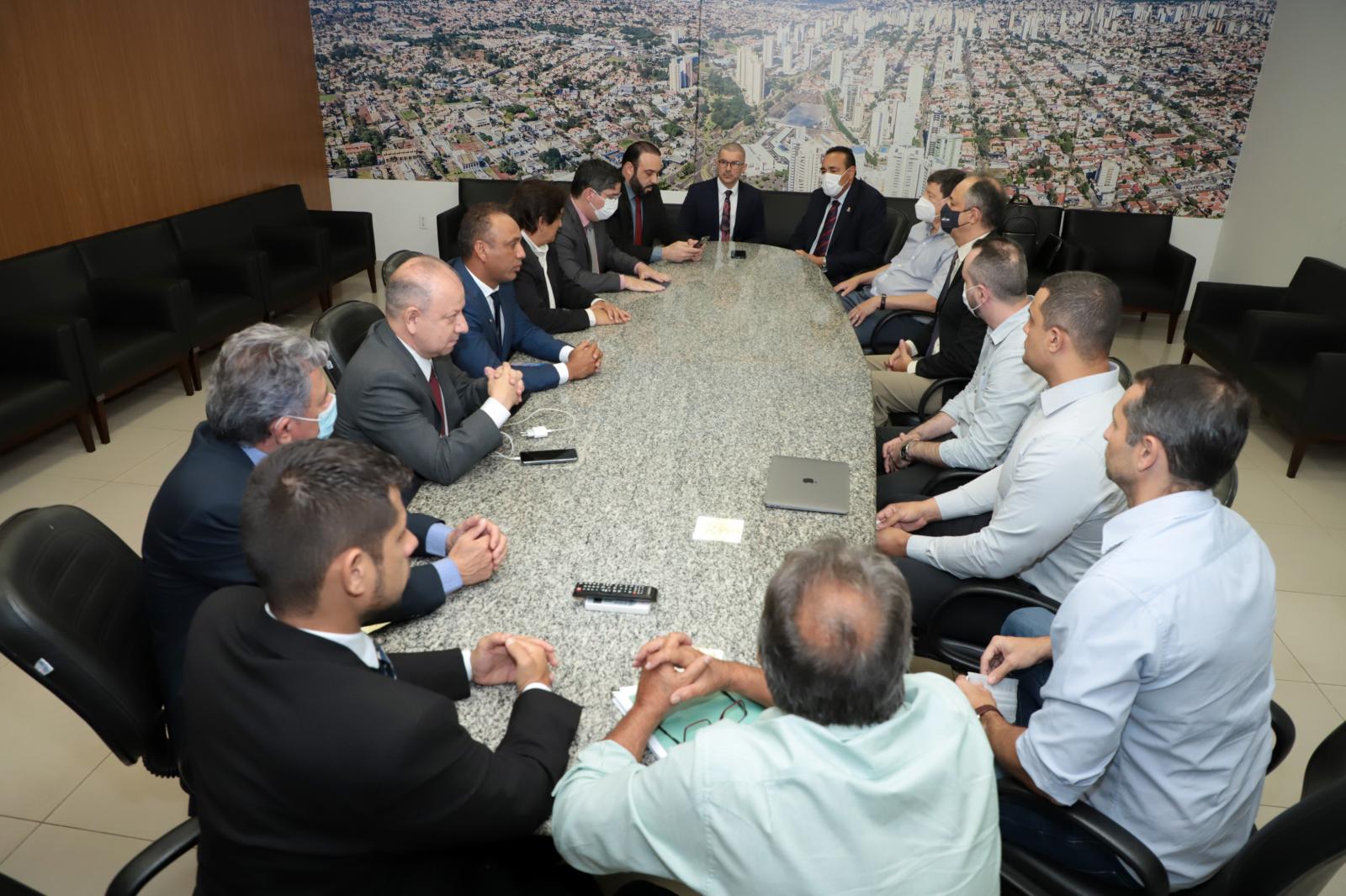 Grupo Santa apresenta aos vereadores projeto de investimento de R$ 600 milhões em hospita.