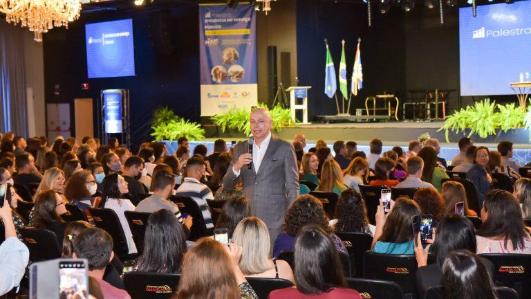 LEANDRO KARNAL MARCA ENCERRAMENTO DA SEMANA DE PALESTRAS DO PROGRAMA DE VALORIZAÇÃO DOS SERVIDORES.