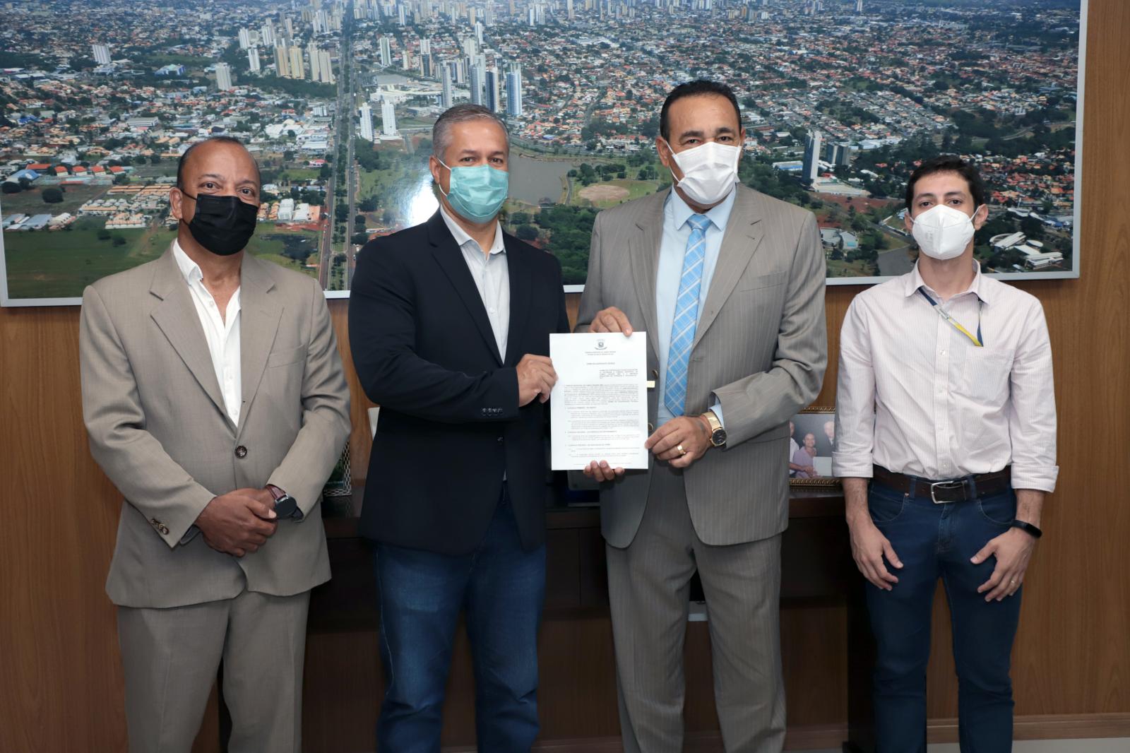 Para agilizar entregas, Câmara firma Termo de Cooperação Técnica com Correios.