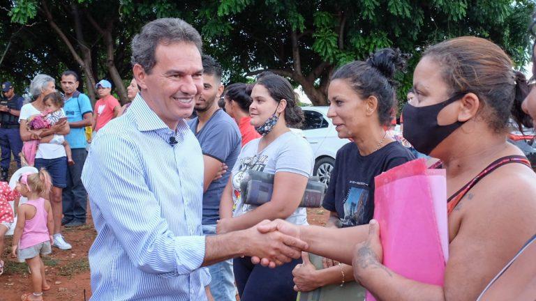 PREFEITURA REALIZA SONHO DA REGULARIZAÇÃO FUNDIÁRIA NA COMUNIDADE SÓ POR DEUS E VIABILIZA CREDIHABITA.