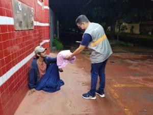 CHUVA E FRIO INTENSIFICAM AÇÕES DE ABORDAGEM ÀS PESSOAS EM SITUAÇÃO DE RUA.