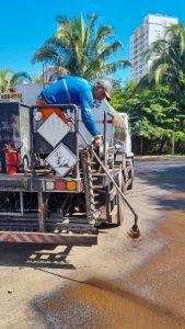 COMEÇA RECAPEAMENTO DE ROTATÓRIA NO FINAL DA RUI BARBOSA QUE RECEBERÁ SEMÁFOROS.