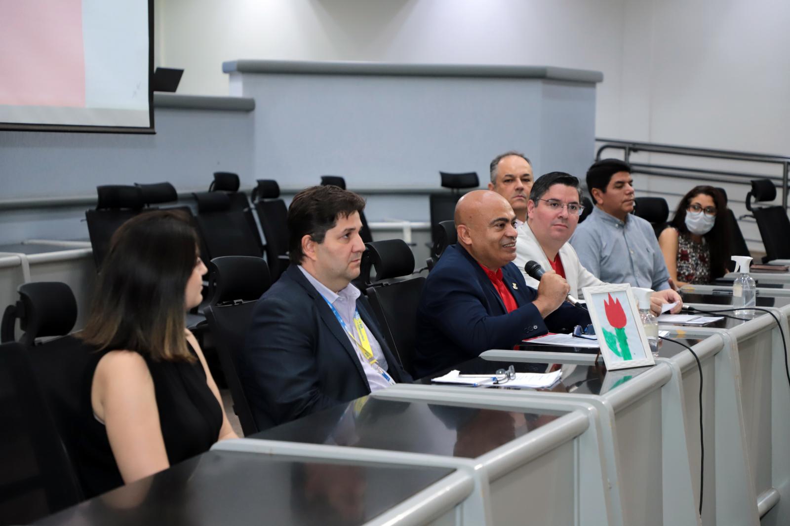 Audiência Pública da Câmara joga luz sobre o tratamento da Doença de Parkinson.