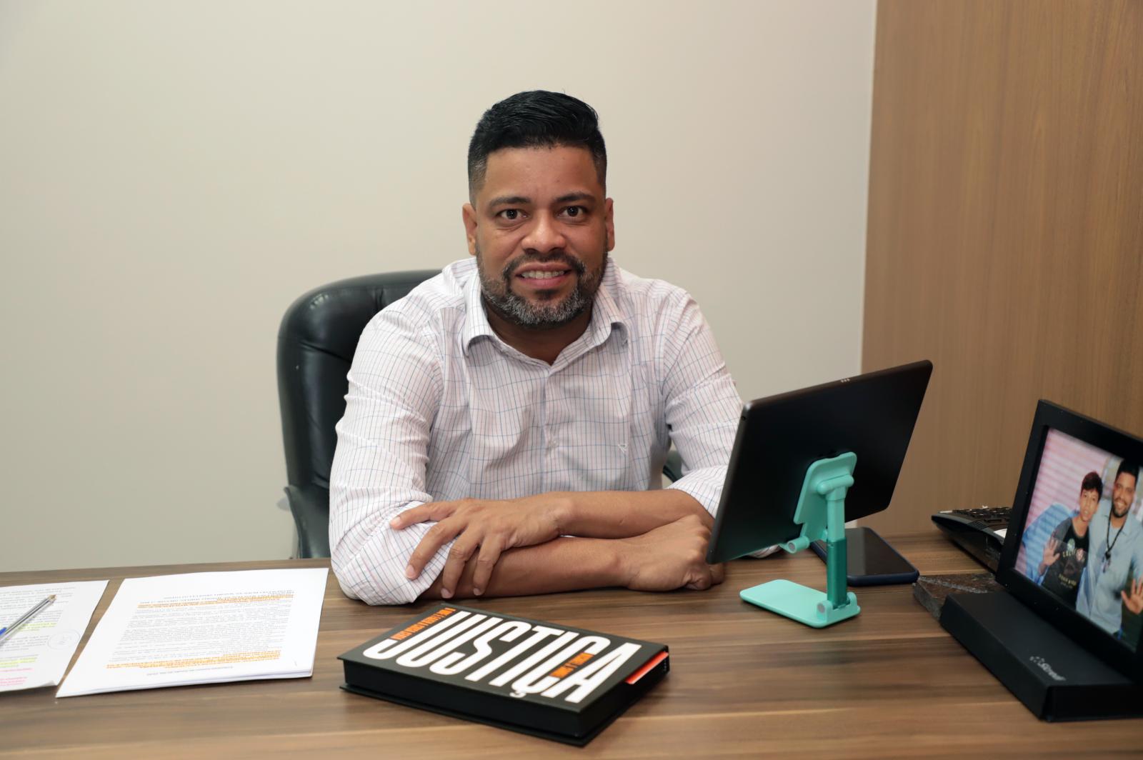 Vereador Professor Riverton passa a integrar Comissão de Legislação, Justiça da Câmara Municipal de Campo Grande.