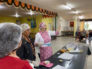 OFICINA DE EMPADAS DO DIA DAS MÃES REÚNE MAIS DE 200 PARTICIPANTES NO CCI “VOVÓ ZIZA”.