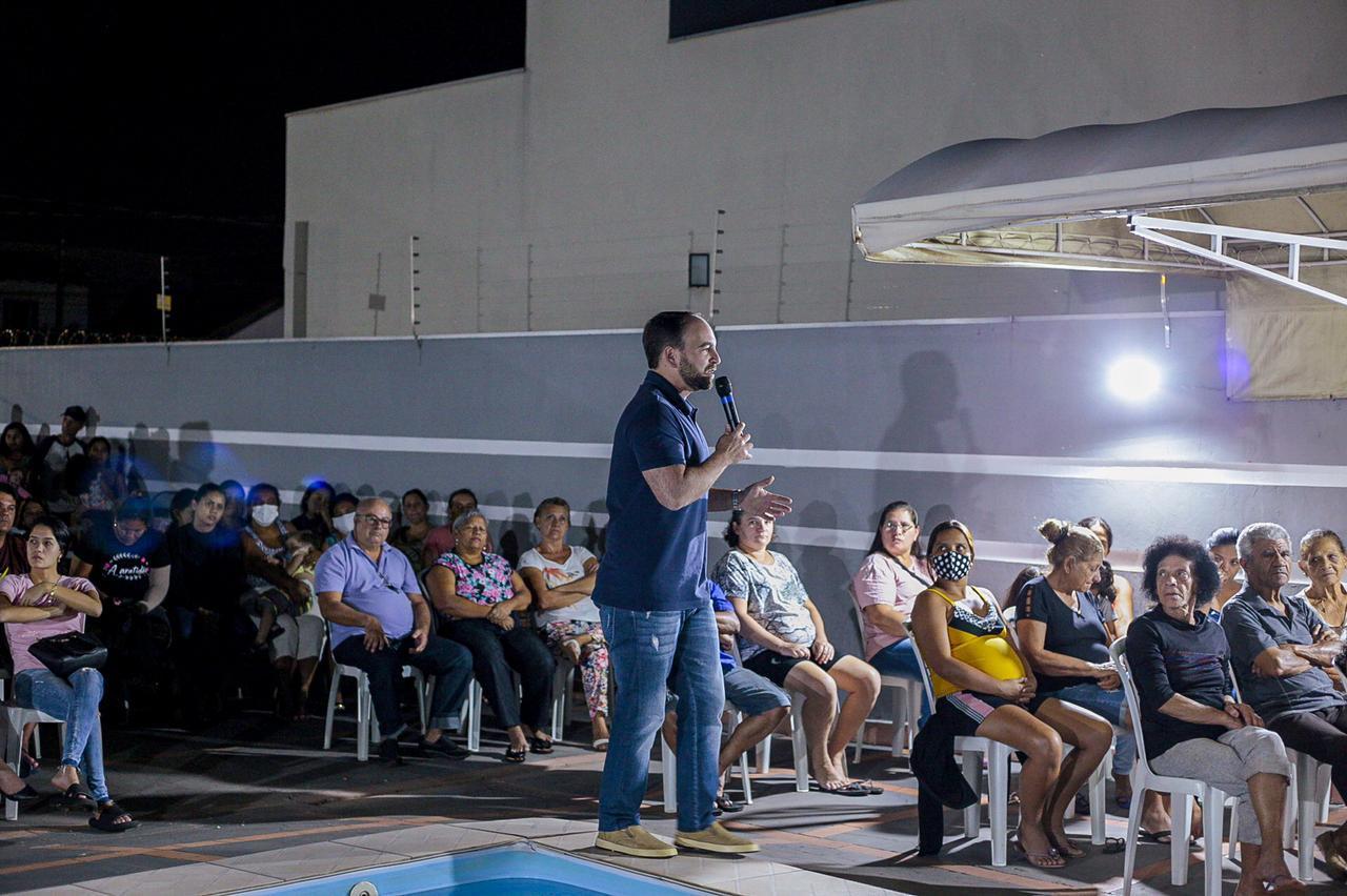 “Olho no olho com a população para conquistarmos ainda mais resultados”, destaca João César em reuniões na Região Bandeira.