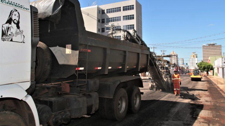 PREFEITURA REALIZA NOVAS INTERVENÇÕES EM RUAS DO CENTRO NESTA QUARTA-FEIRA.