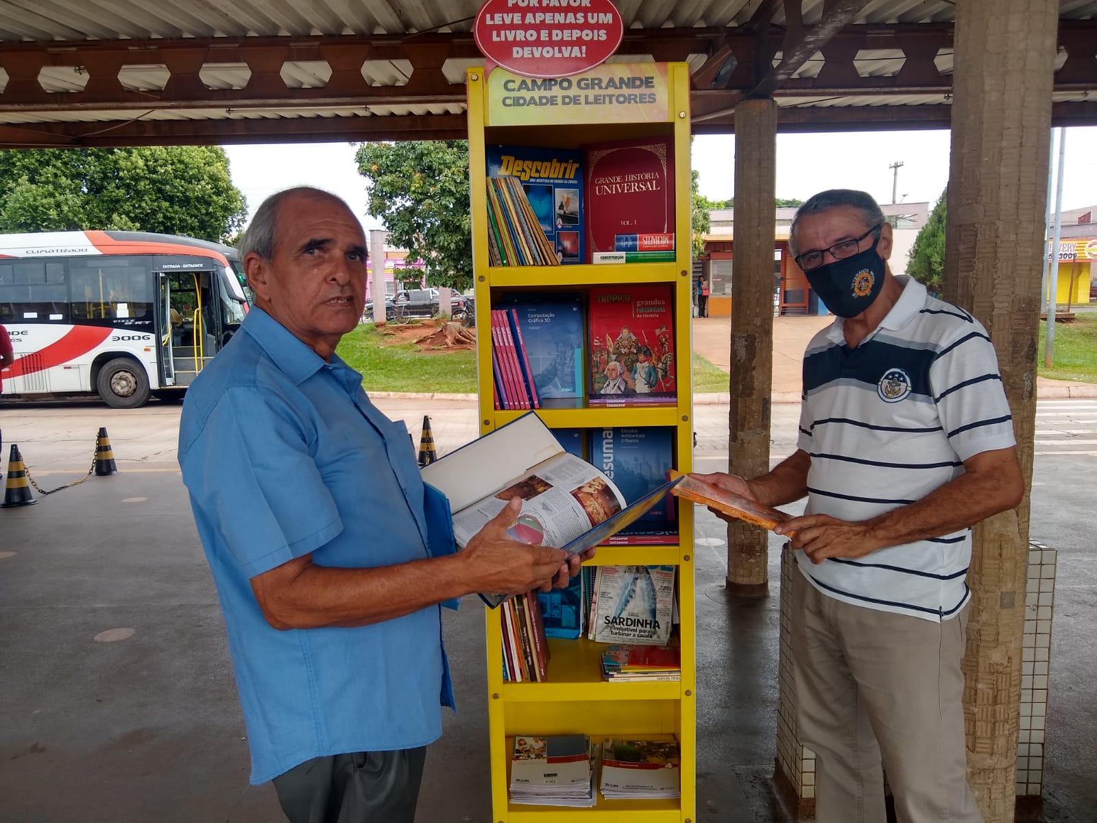 Ronilço Guerreiro convoca população para doar livros guardados: 