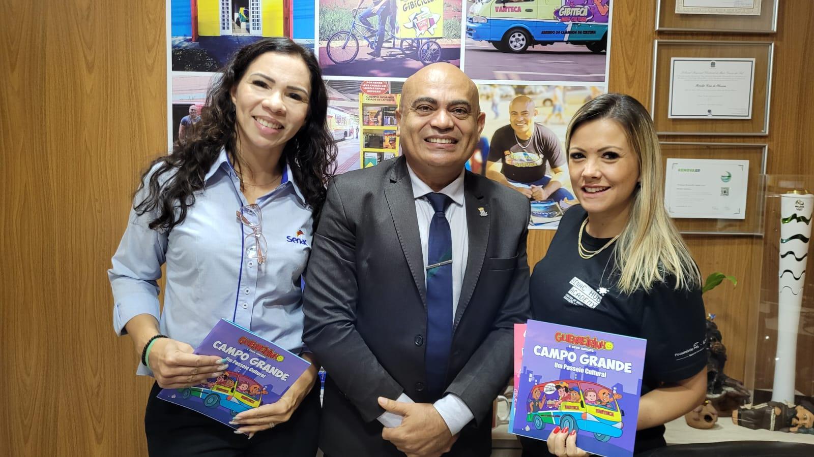 Ronilço Guerreiro, Senac e Agetran reúnem-se para firmar parceria que vai disponibilizar totens com carregadores de celular em terminais.