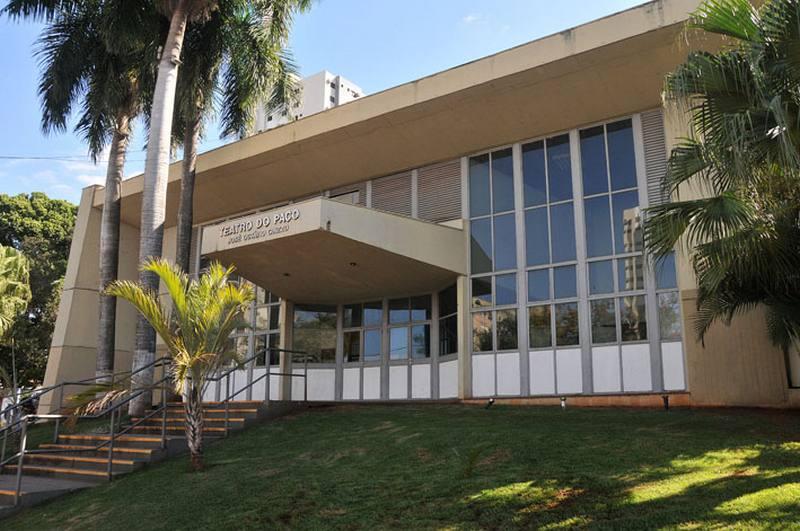 Ronilço Guerreiro solicita informações sobre reforma do Teatro do Paço.