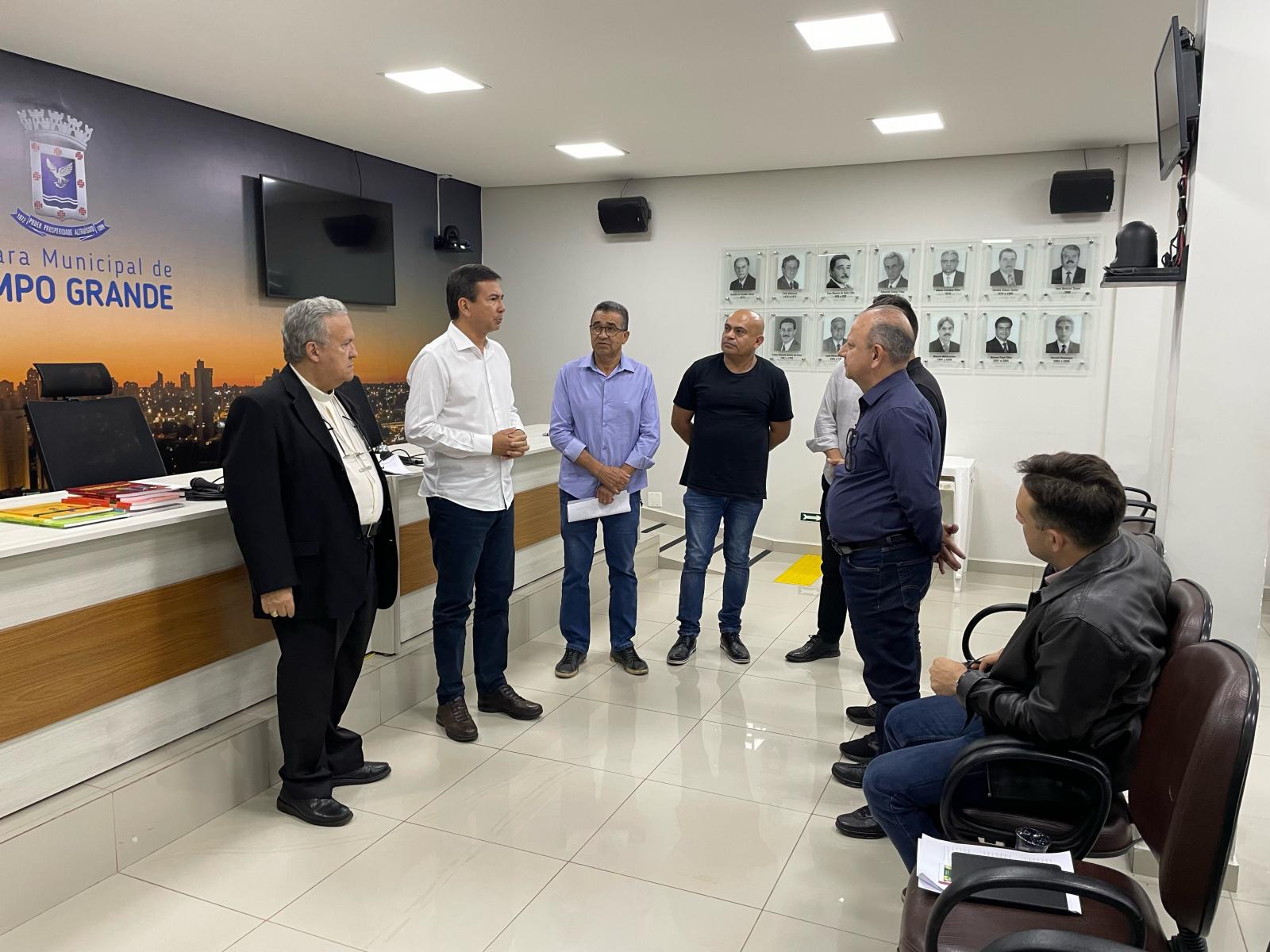 Vereador Coronel Alírio Villasanti e outros seis vereadores apoiam Projeto Caminhos de Vida.