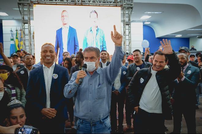 Nelsinho entra na pré-campanha e exalta coragem do irmão Marquinhos Trad Nelsinho entra na pré-campanha e exalta coragem do irmão Marquinhos Trad
