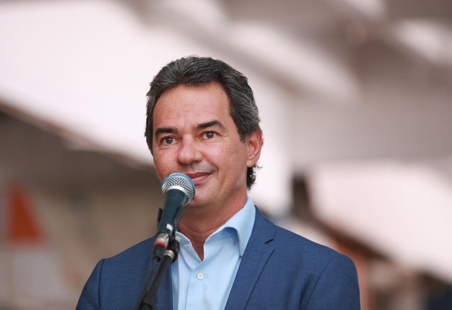 Marquinhos Trad segue em 1º lugar no ranking com intenção dos votos para o Governo, e André, Rose e Riedel disputam vaga no 2º turno, diz IBP. Marquinhos Trad segue em 1º lugar no ranking com intenção dos votos para o Governo, e André, Rose e Riedel disputam vaga no 2º turno, diz IBP.