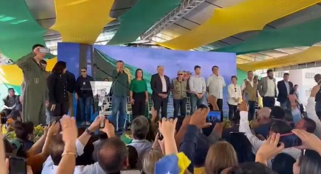 Em agenda na Capital, O Presidente Jair Messias Bolsonaro não declara apoio a nenhum candidato ao governo, Adriane rouba cena e Marquinhos é lembrado. Em agenda na Capital, O Presidente Jair Messias Bolsonaro não declara apoio a nenhum candidato ao governo, Adriane rouba cena e Marquinhos é lembrado.