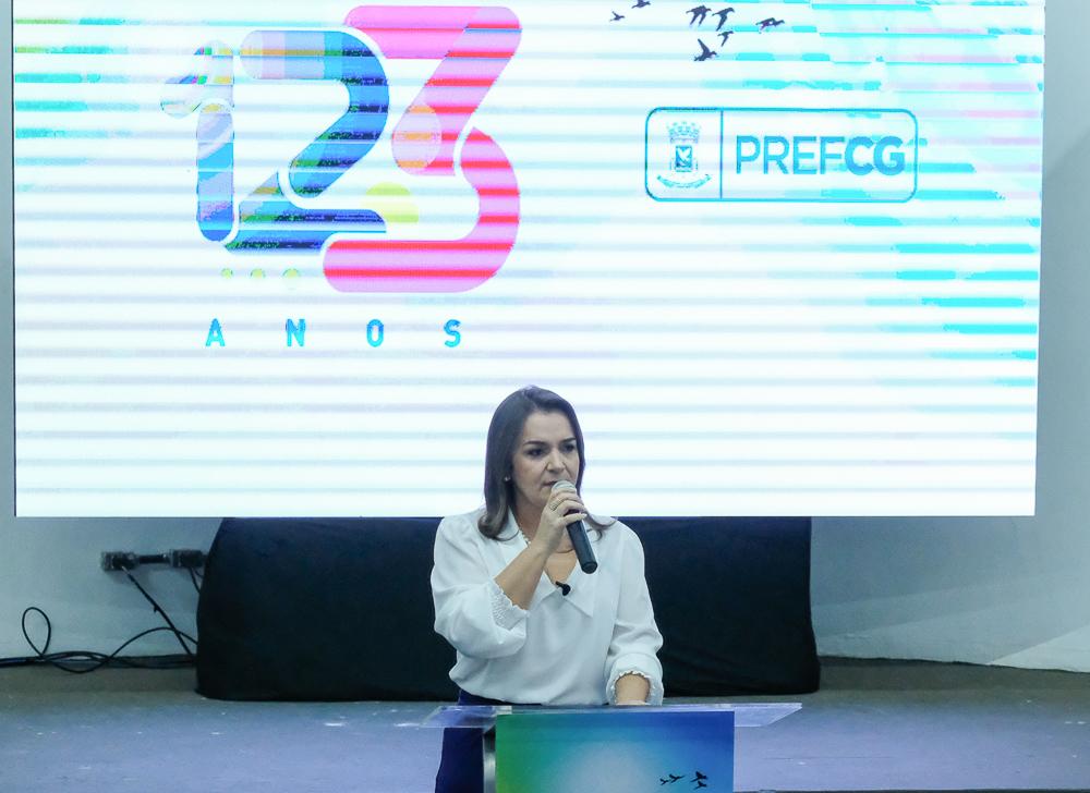 PREFEITA ADRIANE LOPES APRESENTA CALENDÁRIO DE FESTIVIDADE DOS 123 ANOS.