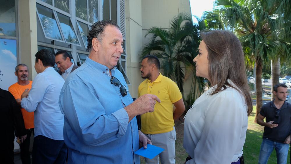 PREFEITA ADRIANE LOPES APRESENTA CALENDÁRIO DE FESTIVIDADE DOS 123 ANOS.