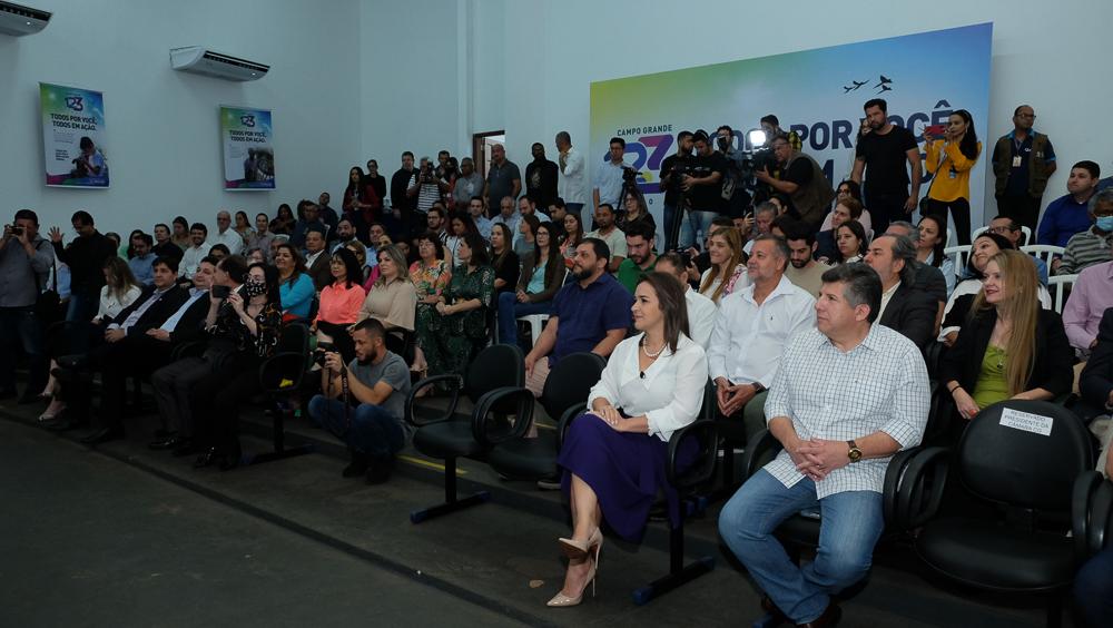 PREFEITA ADRIANE LOPES APRESENTA CALENDÁRIO DE FESTIVIDADE DOS 123 ANOS.